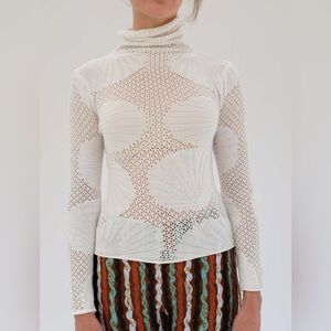 Beklina shell lace turtleneck